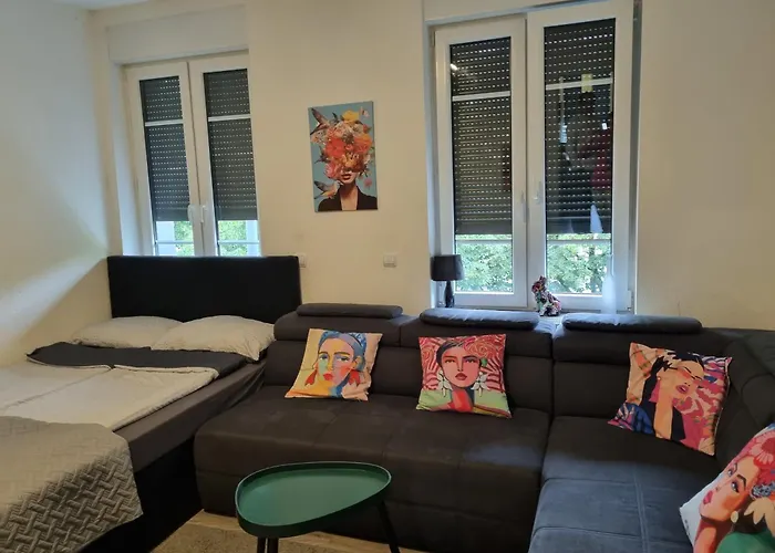 City-Apartment In Krefeld, Kueche, Naehe Duesseldorf Messe