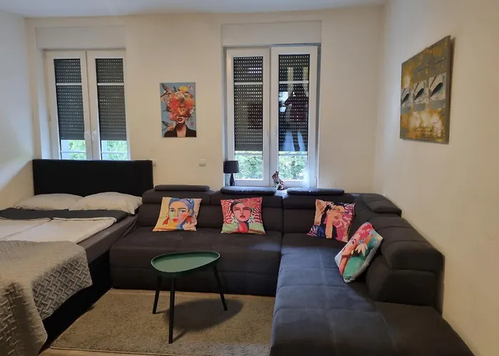 City-Apartment In Krefeld, Kueche, Naehe Duesseldorf Messe